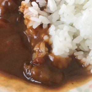 簡単♪とりもも肉と玉ねぎとトマトジュースのカレー